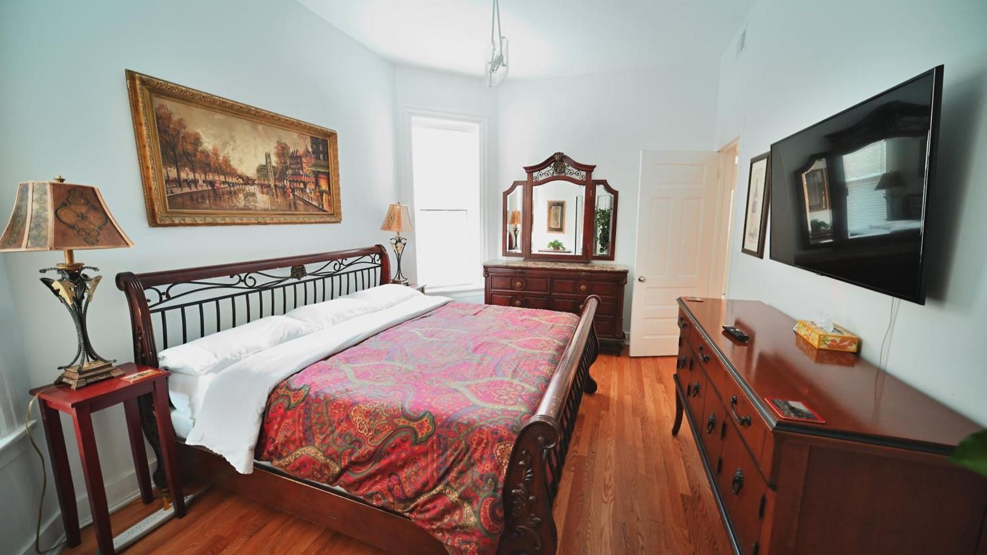 Apartment Stone Mansion Sleeps 10-20 Free Tv & Parking