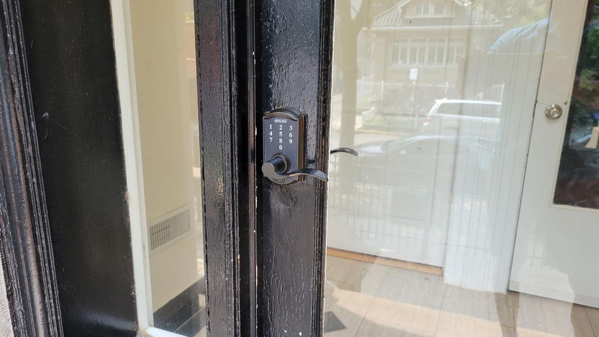 Apartment Stone Mansion Sleeps 10-20 Free Tv & Parking *