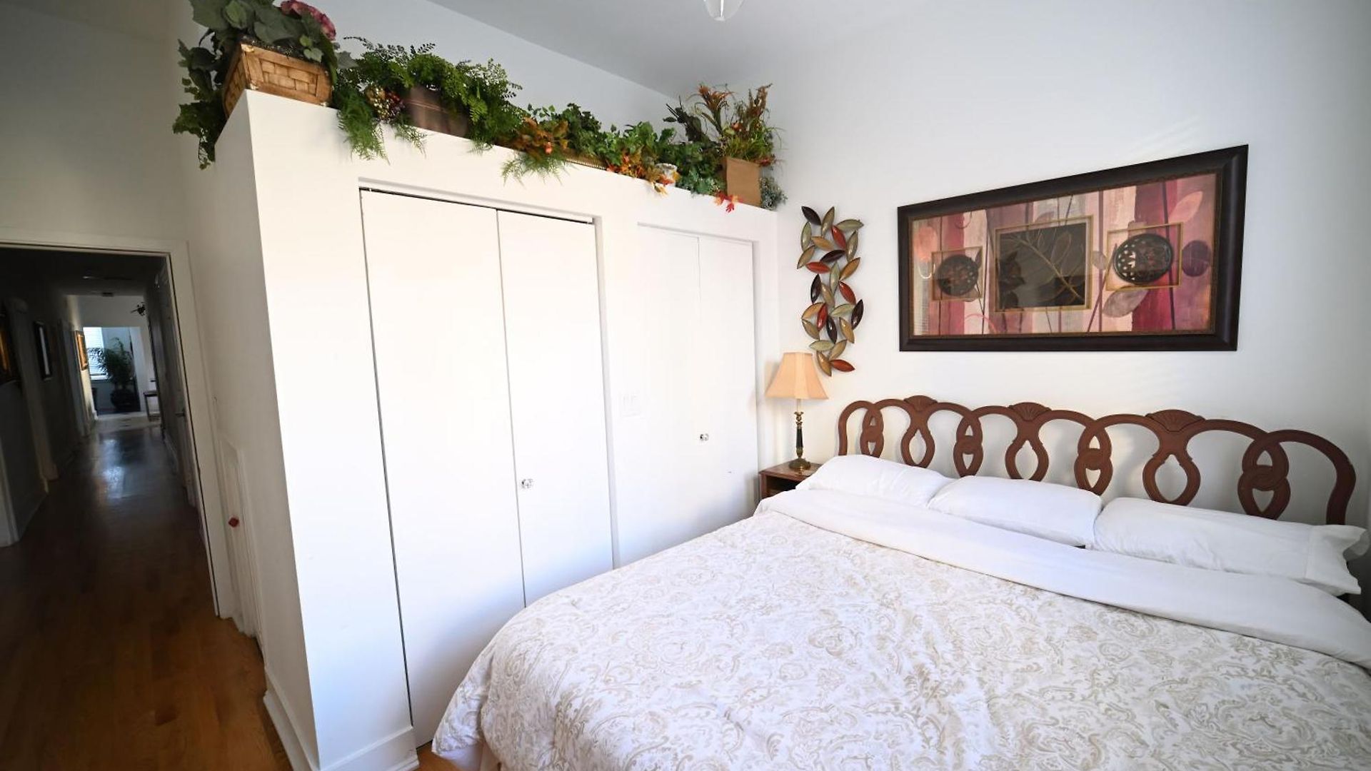Stone Mansion Sleeps 10-20 Free Tv & Parking Apartment