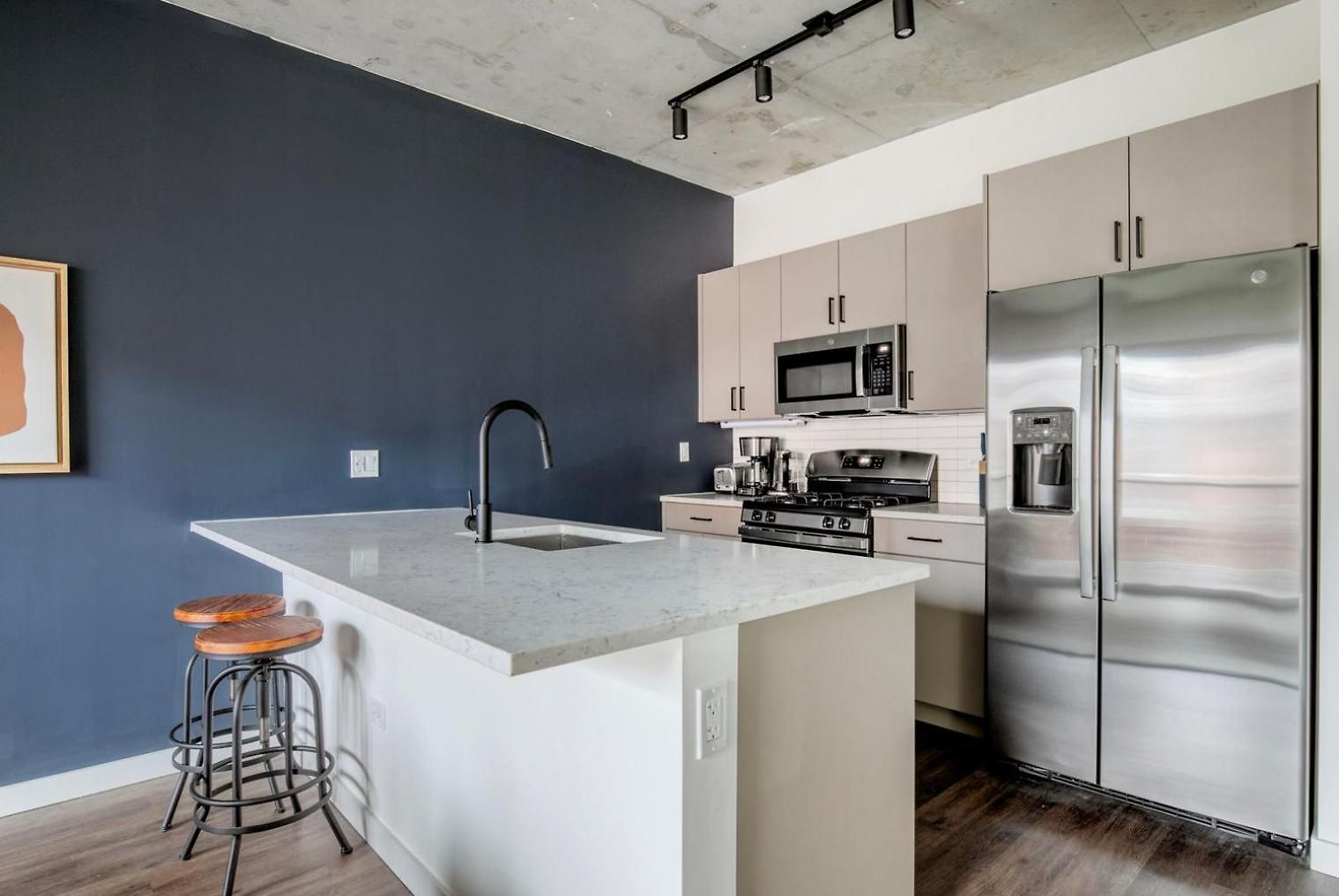 River North 1br W Outdoor Pool 1 Block To L Chi-1035 Chicago