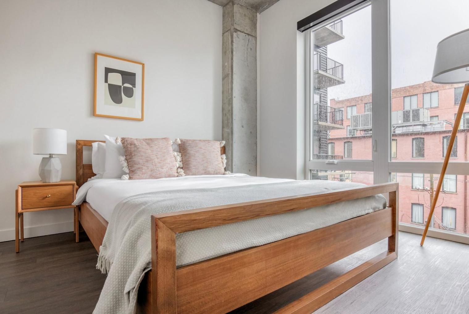 River North 1br W Outdoor Pool 1 Block To L Chi-1035 *