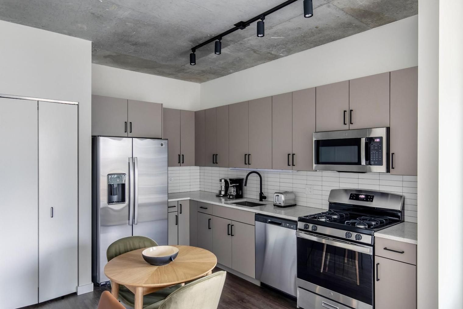 River North 1br W Gym Sky Terrace Yoga Chi-1033 Apartment Chicago