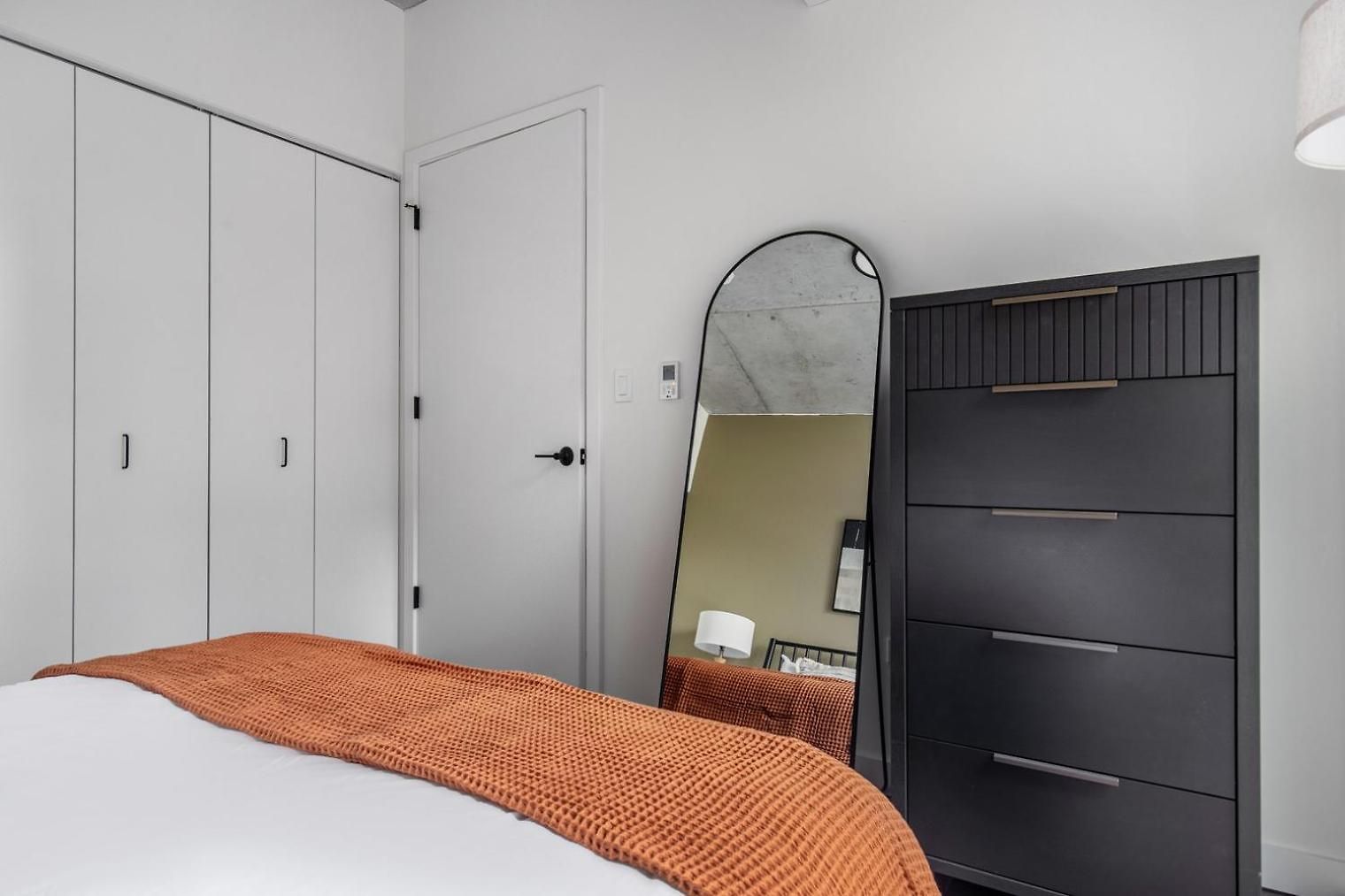Apartment River North 1br W Gym Sky Terrace Yoga Chi-1033 *