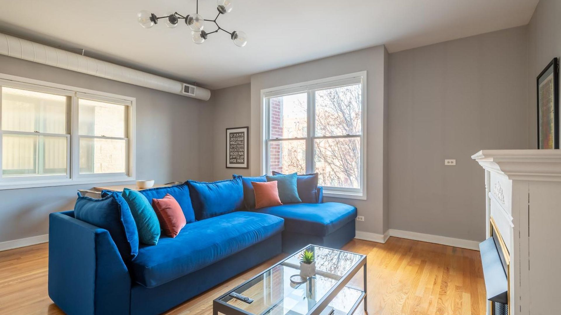 The Upscale Getaway Near Downtown Apartment *