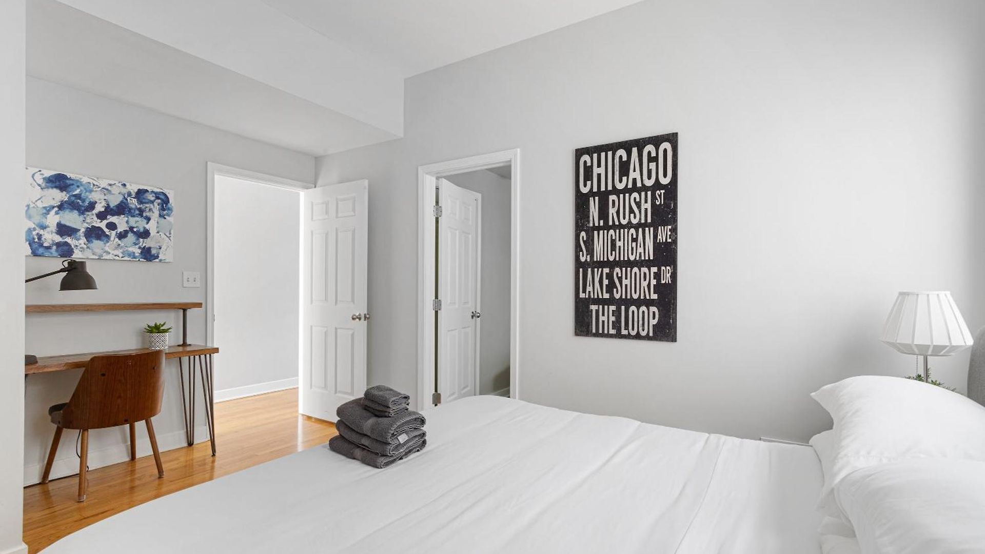 The Upscale Getaway Near Downtown Apartment *