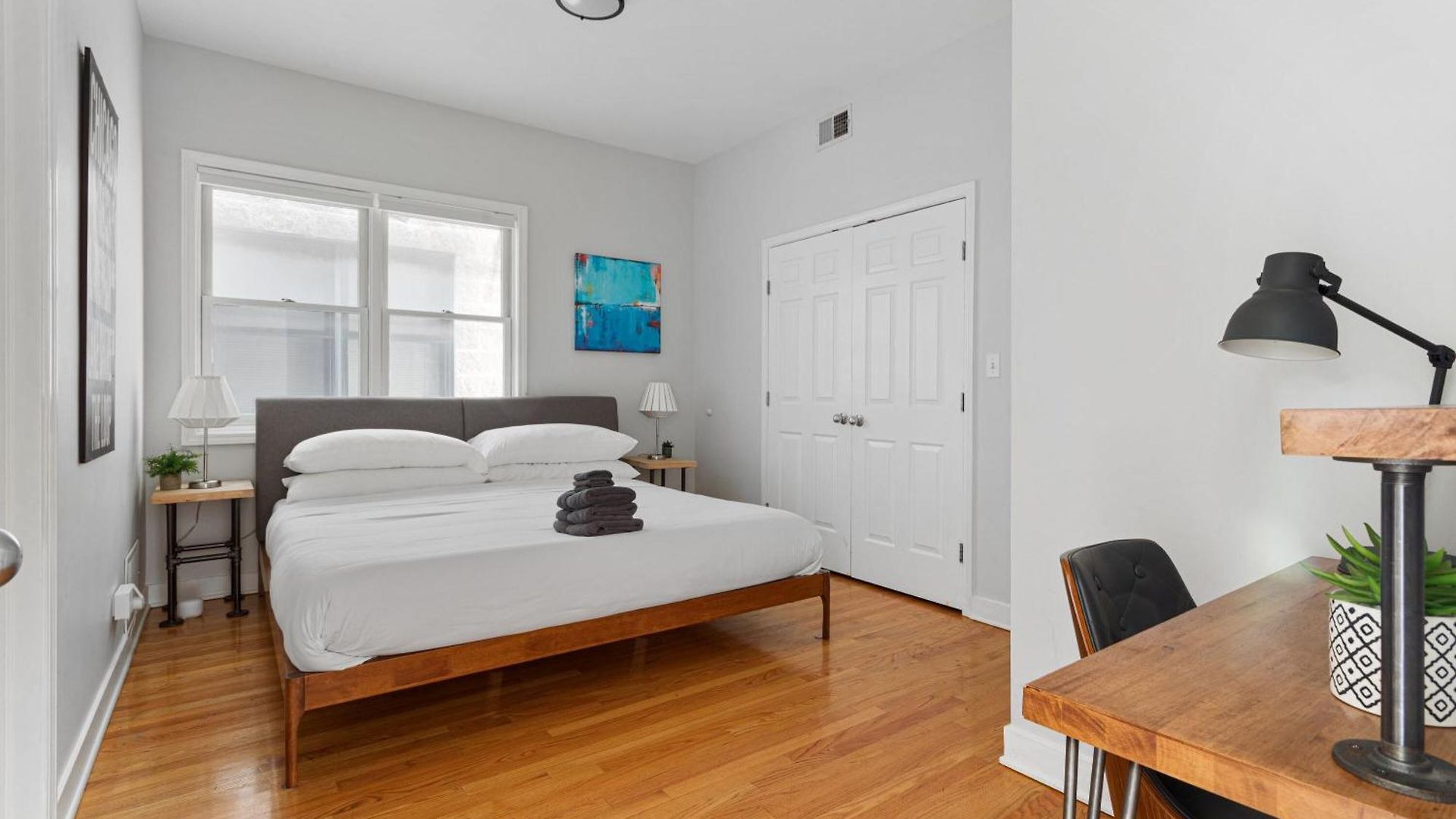 The Upscale Getaway Near Downtown Apartment Chicago