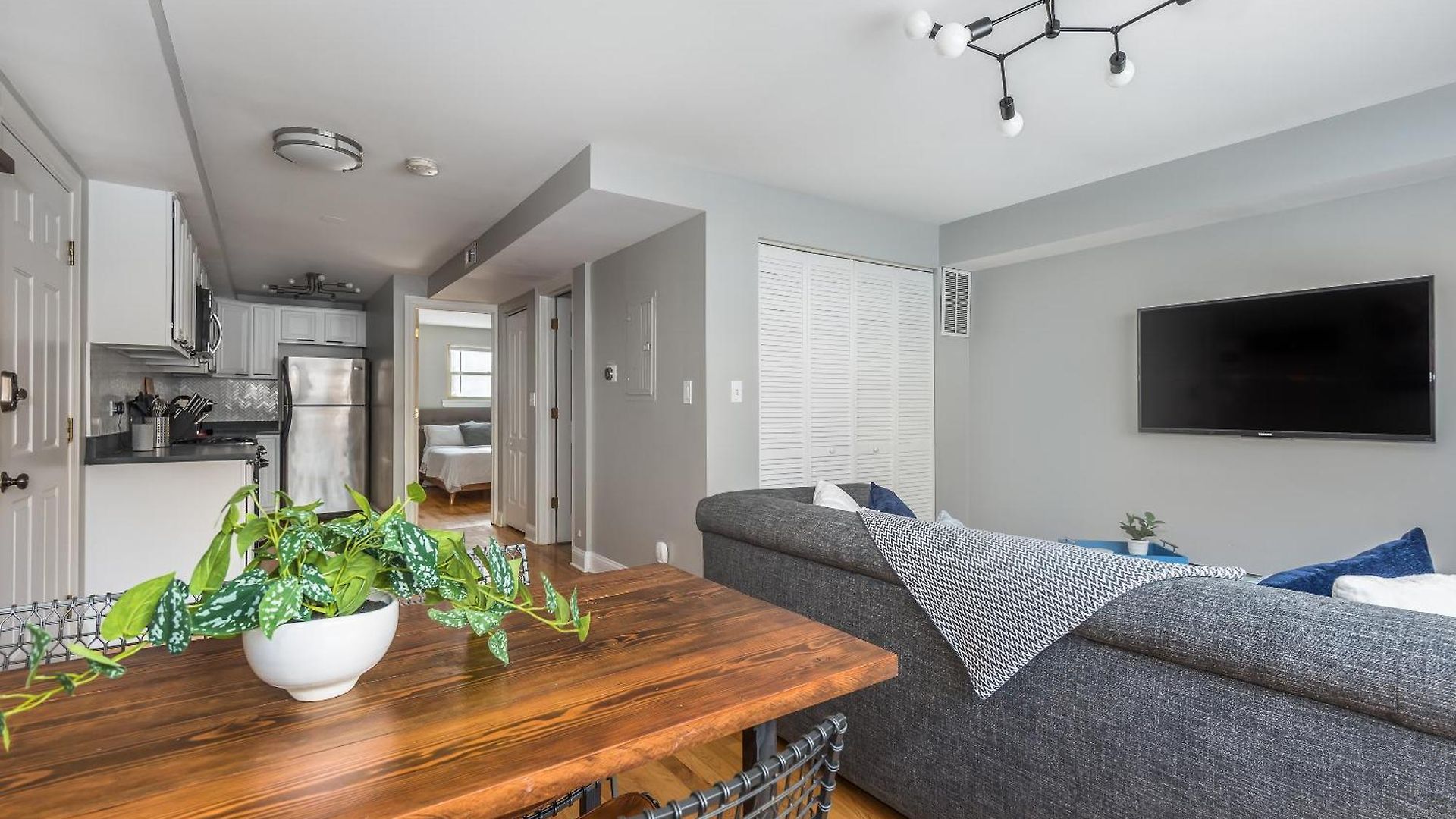 The Bright Retreat In Andersonville Chicago