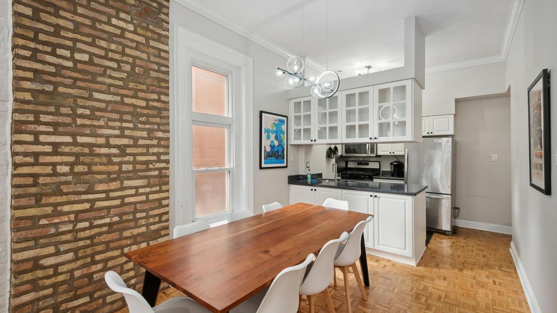 Brilliant Downtown 3-bedroom *