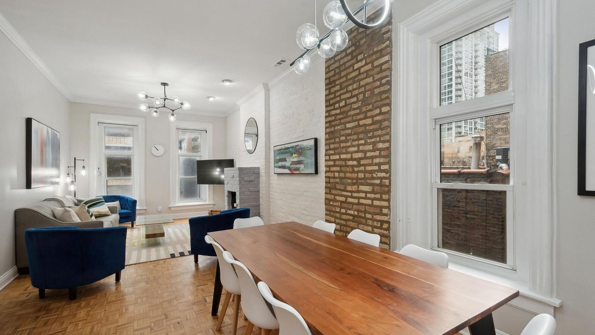 Brilliant Downtown 3-bedroom Apartment