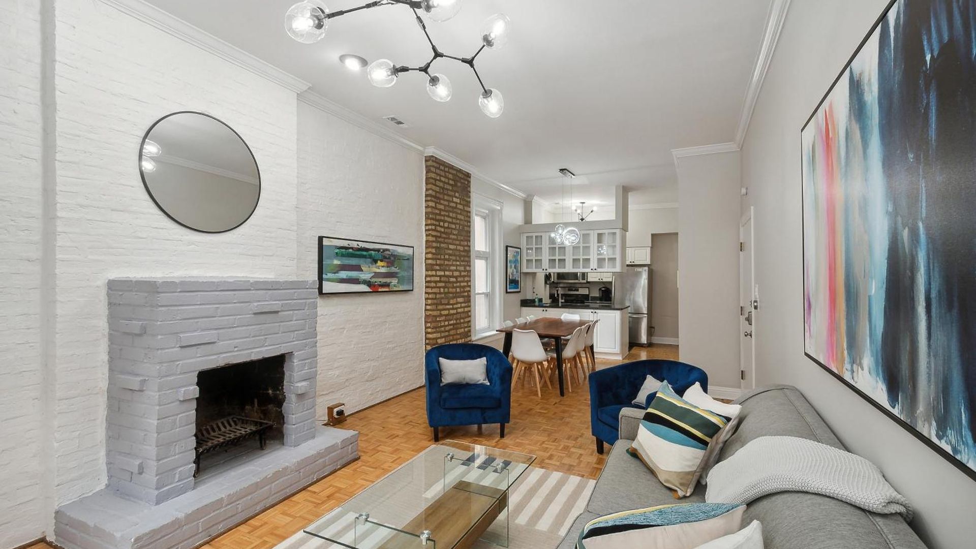 Brilliant Downtown 3-bedroom *