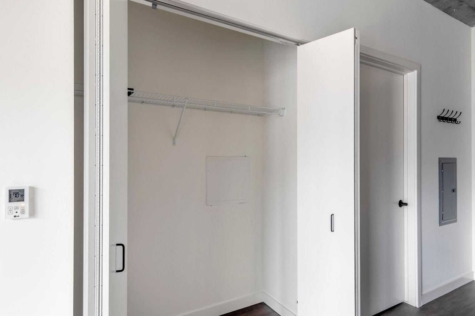 Apartment River North 1br W Terrace Grills Yoga Chi-1032 *