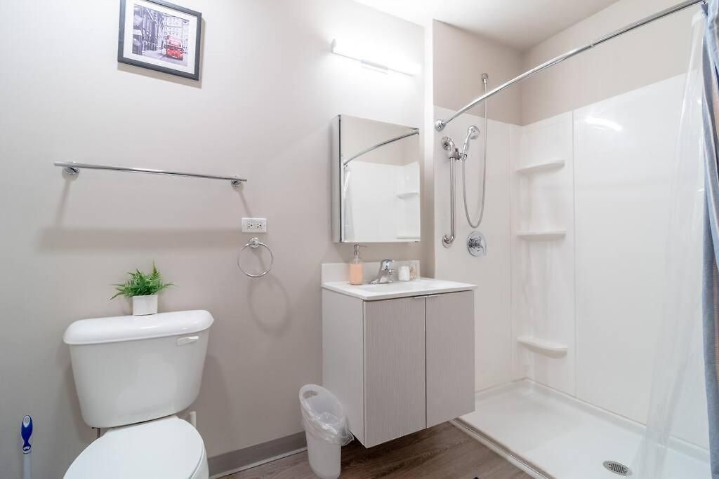 Apartment South Loop 2br Retreat Near Grant Park, Soldier Field, Adler Planetarium & Columbia College *