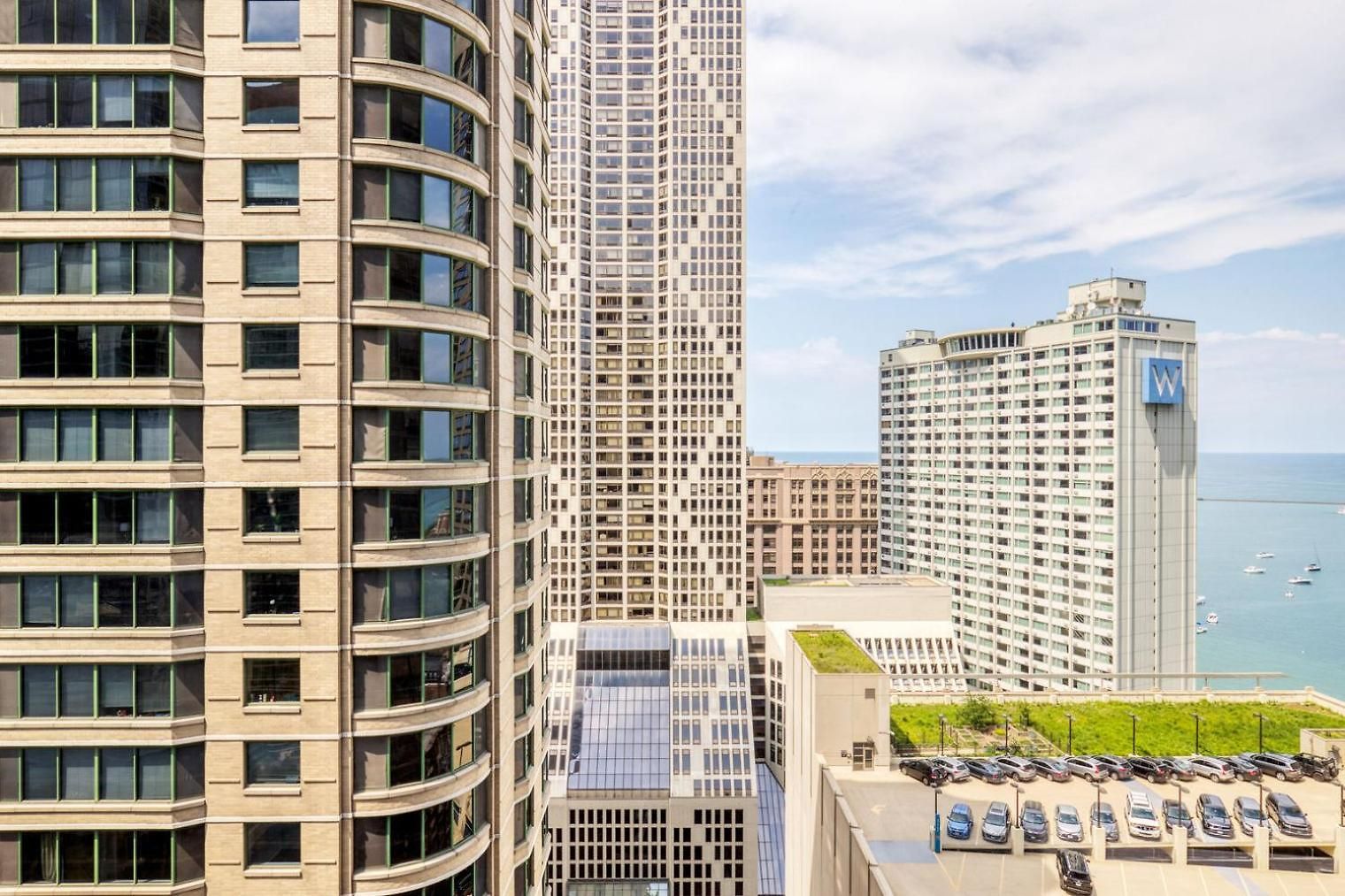 Streeterville W Gym Pool Nr Navy Pier Chi-445 Chicago