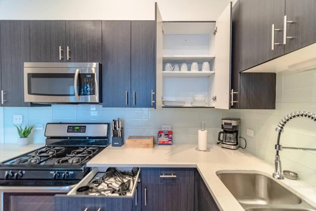 South Loop 3br Group Comfort Near Downtown, Grant Park, Soldier Field And Mccormick Place Apartment *