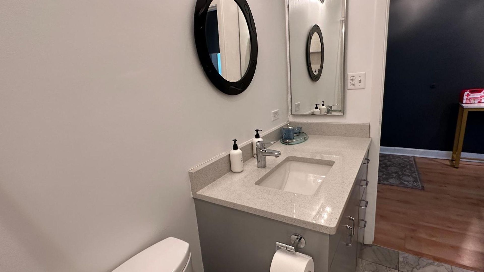 River North Hideaway With Amazing Views And Parking * Chicago
