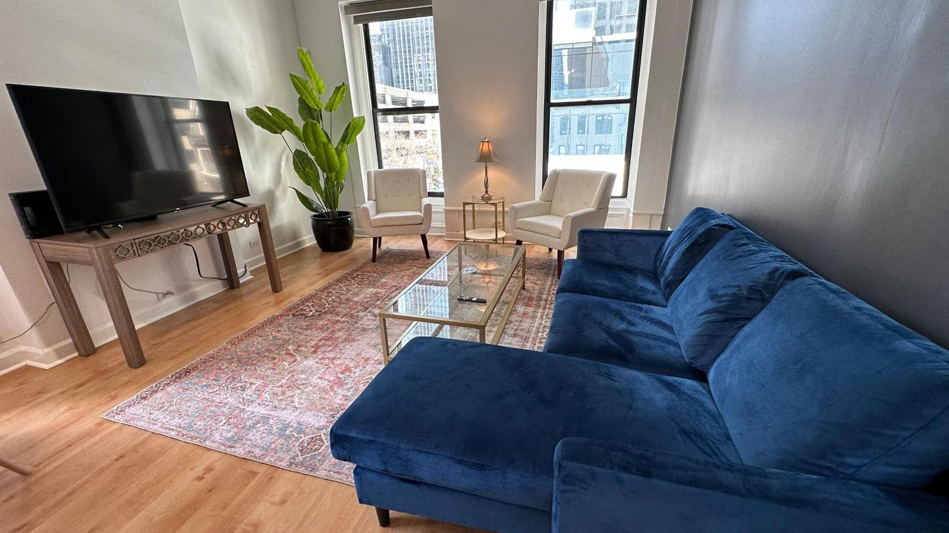 River North Hideaway With Amazing Views And Parking *