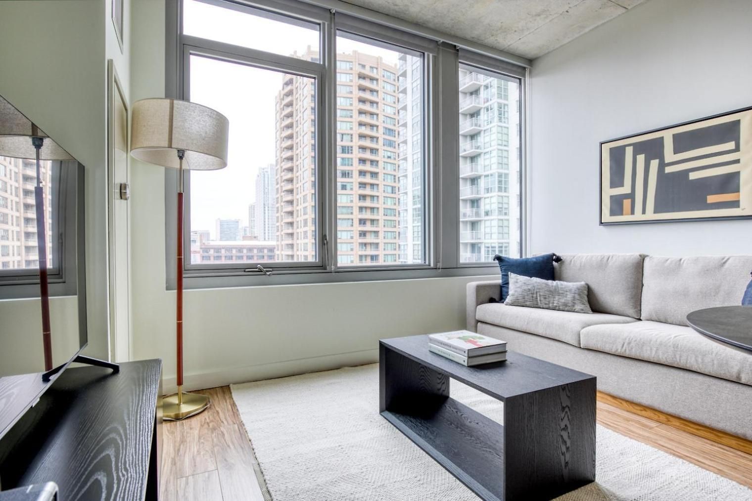 W Loop W Deck Pool Gym 3 Blocks To L Chi-643 *