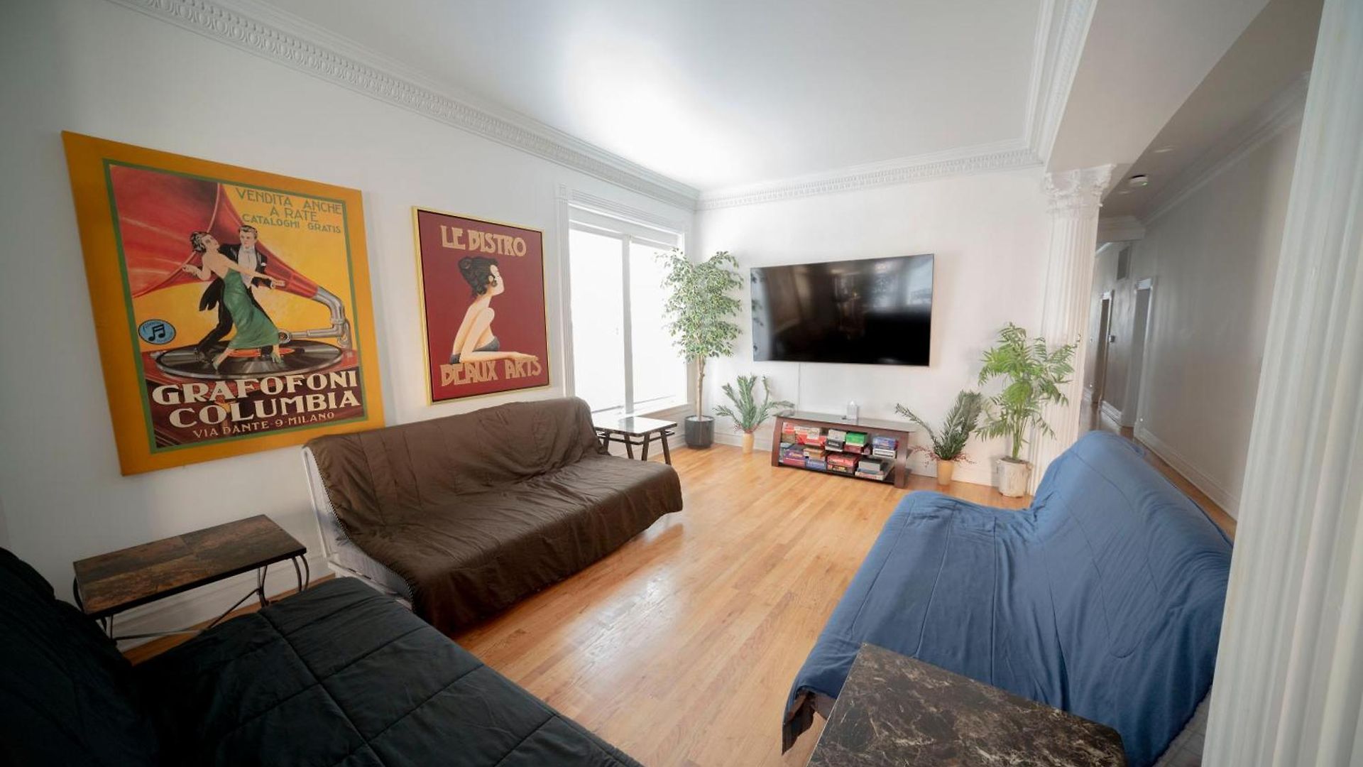 Apartment Club Salon Sleeps 10-20 Free Parking & Tv Chicago
