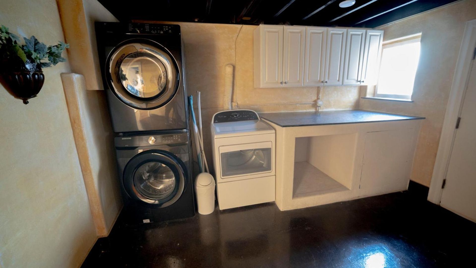 Apartment Bootlegger House Sleeps 10-20 Free Tv & Parking *