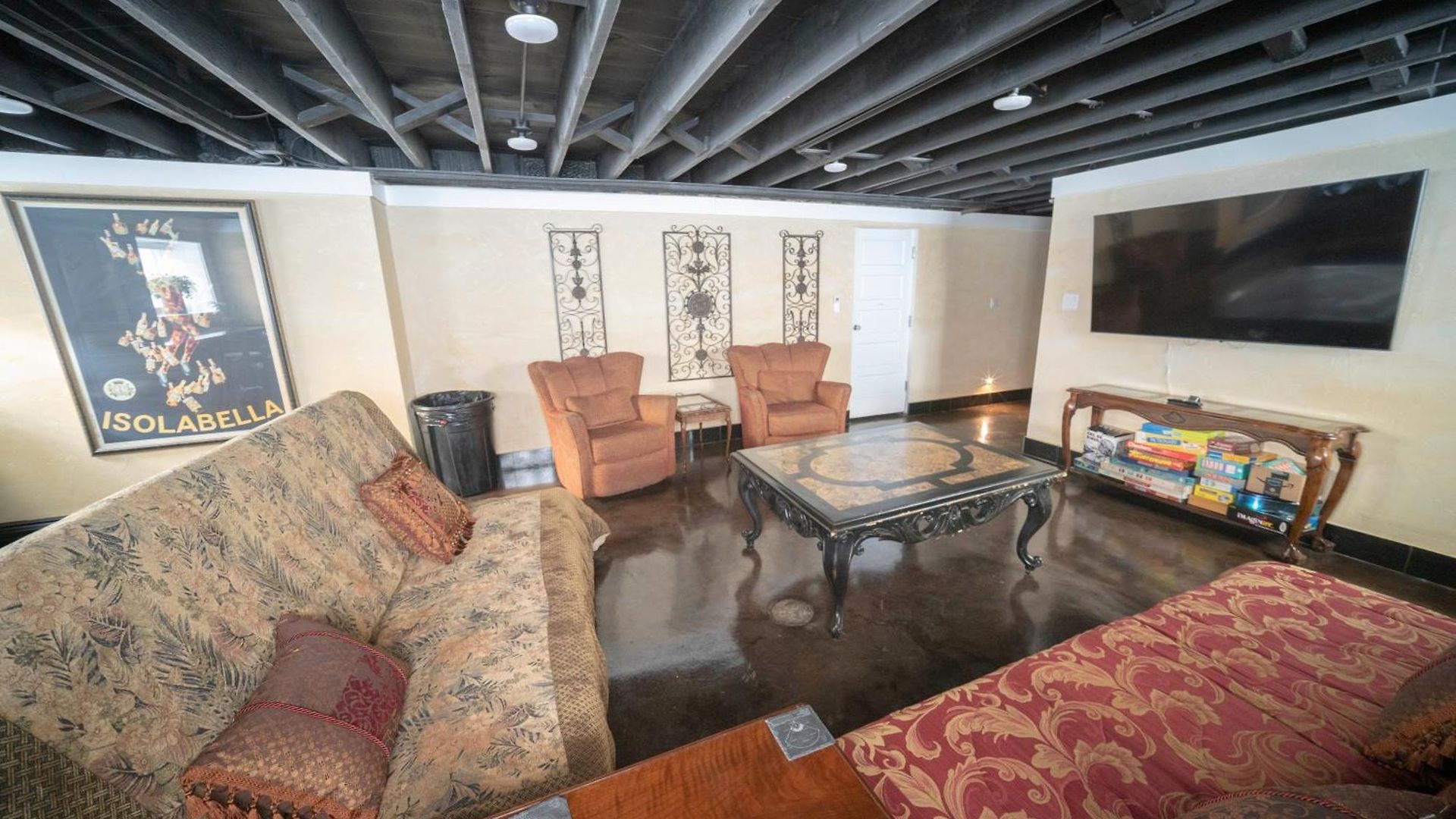 Apartment Bootlegger House Sleeps 10-20 Free Tv & Parking