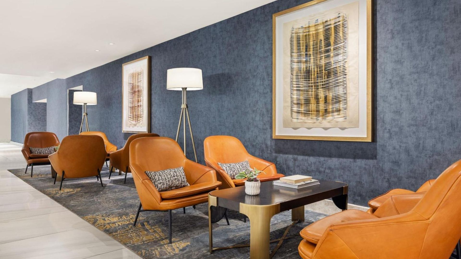 Marriott Downtown Magnificent Mile 4*