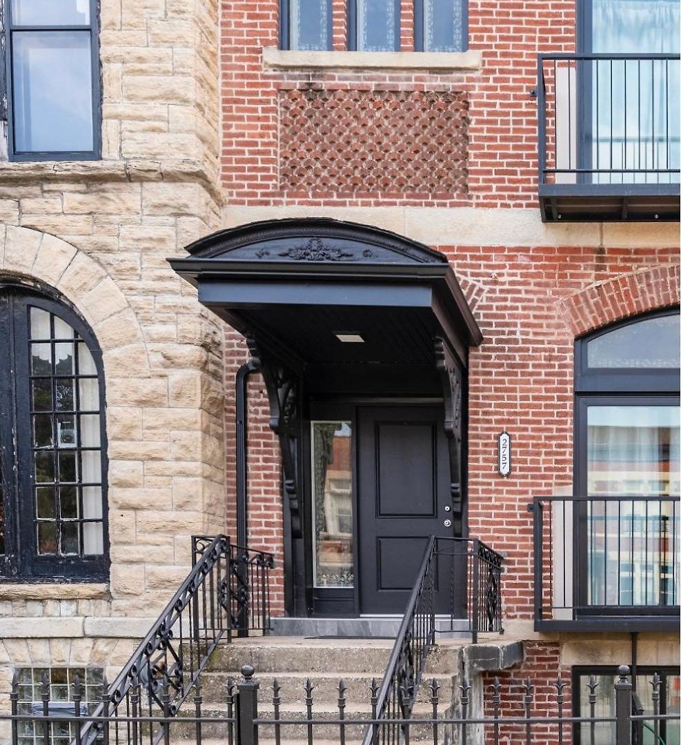 Cozy 2 Brm Mins Away From United Center