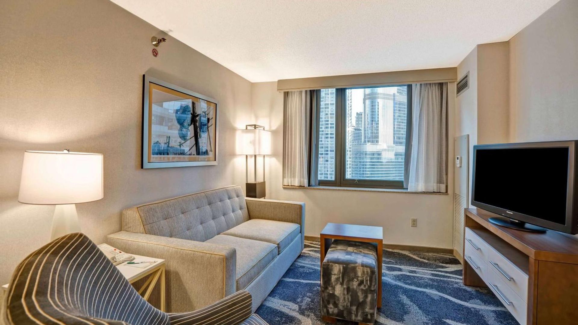 Hotel Homewood By Hilton Chicago-downtown 3*