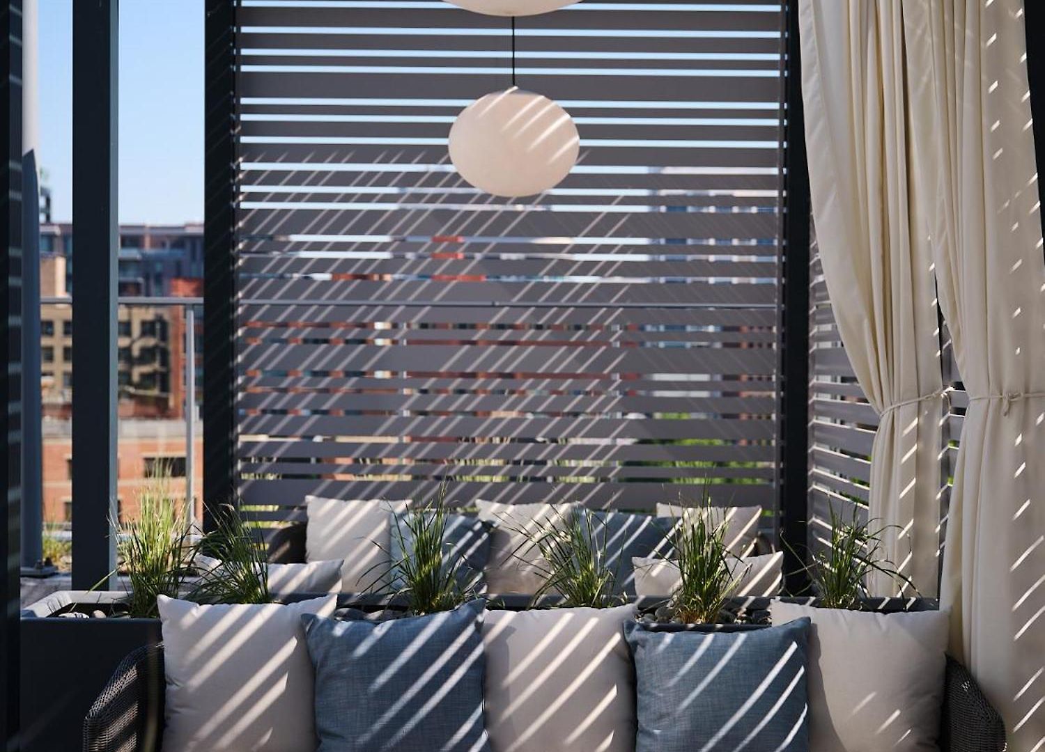 Level River North 4*