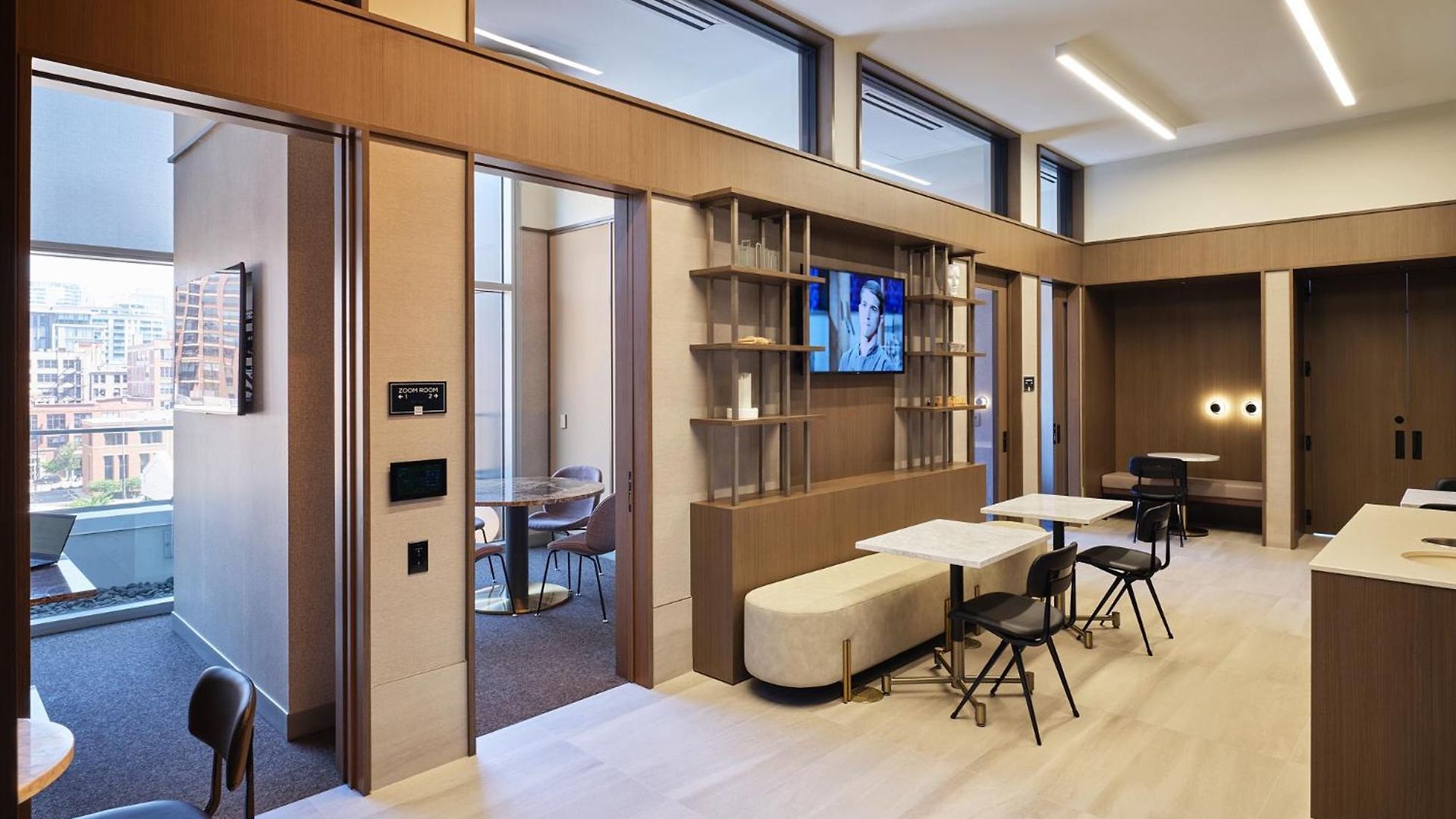 Level River North Hotel 4*
