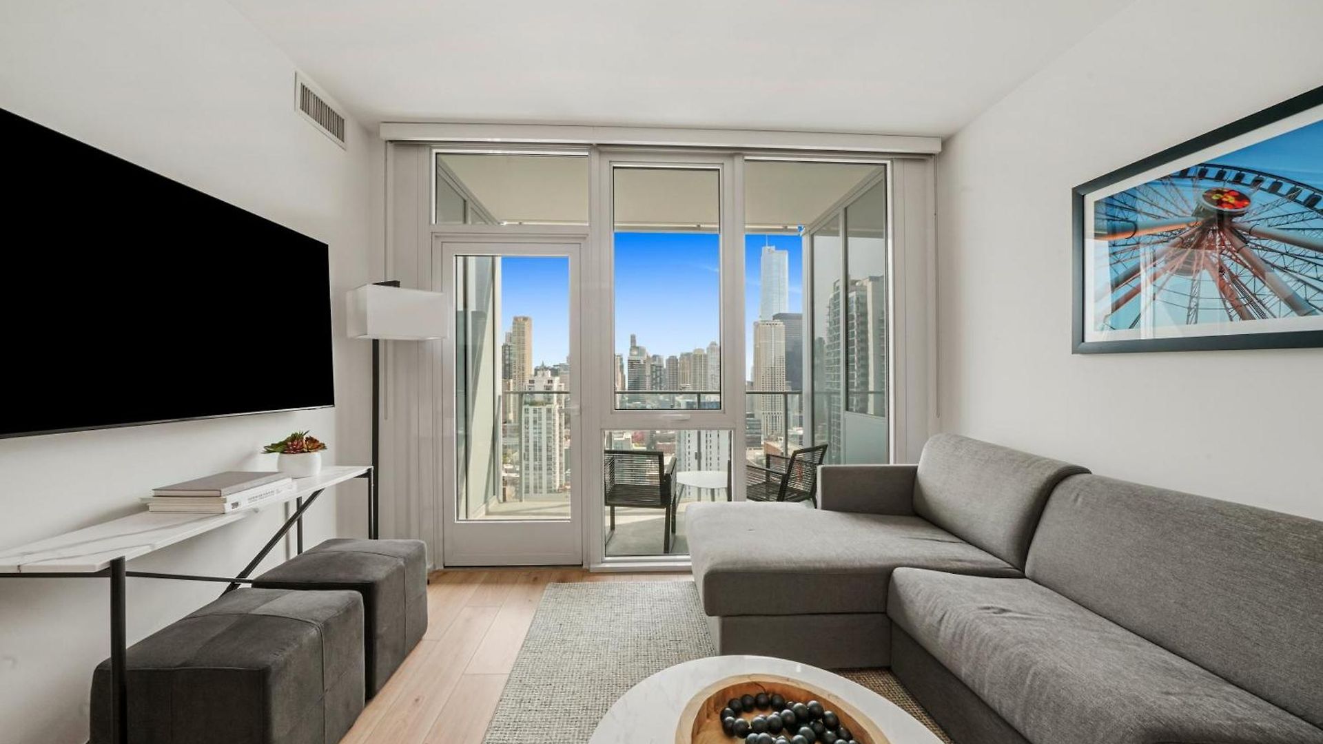 Level River North 4*