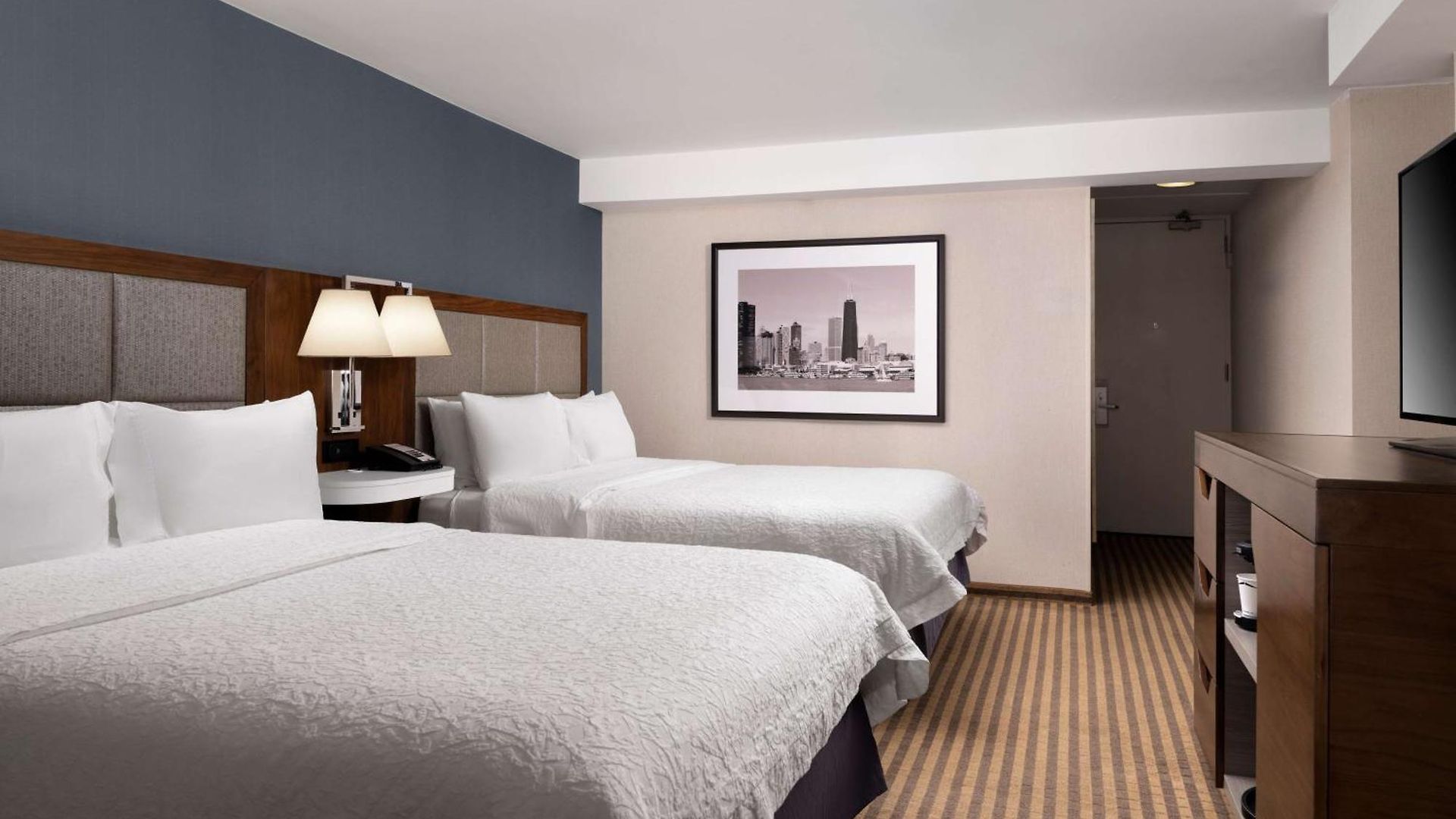 Hotel Hampton Downtown/magnificent Mile 3*
