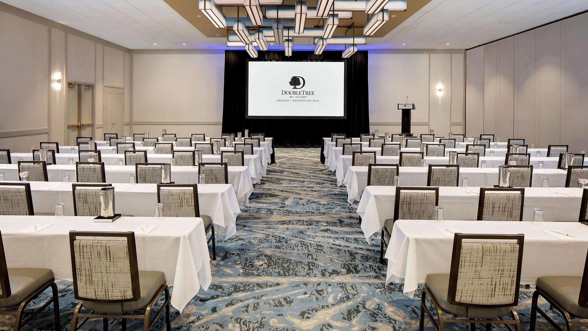 Doubletree By Hilton Magnificent Mile Hotel