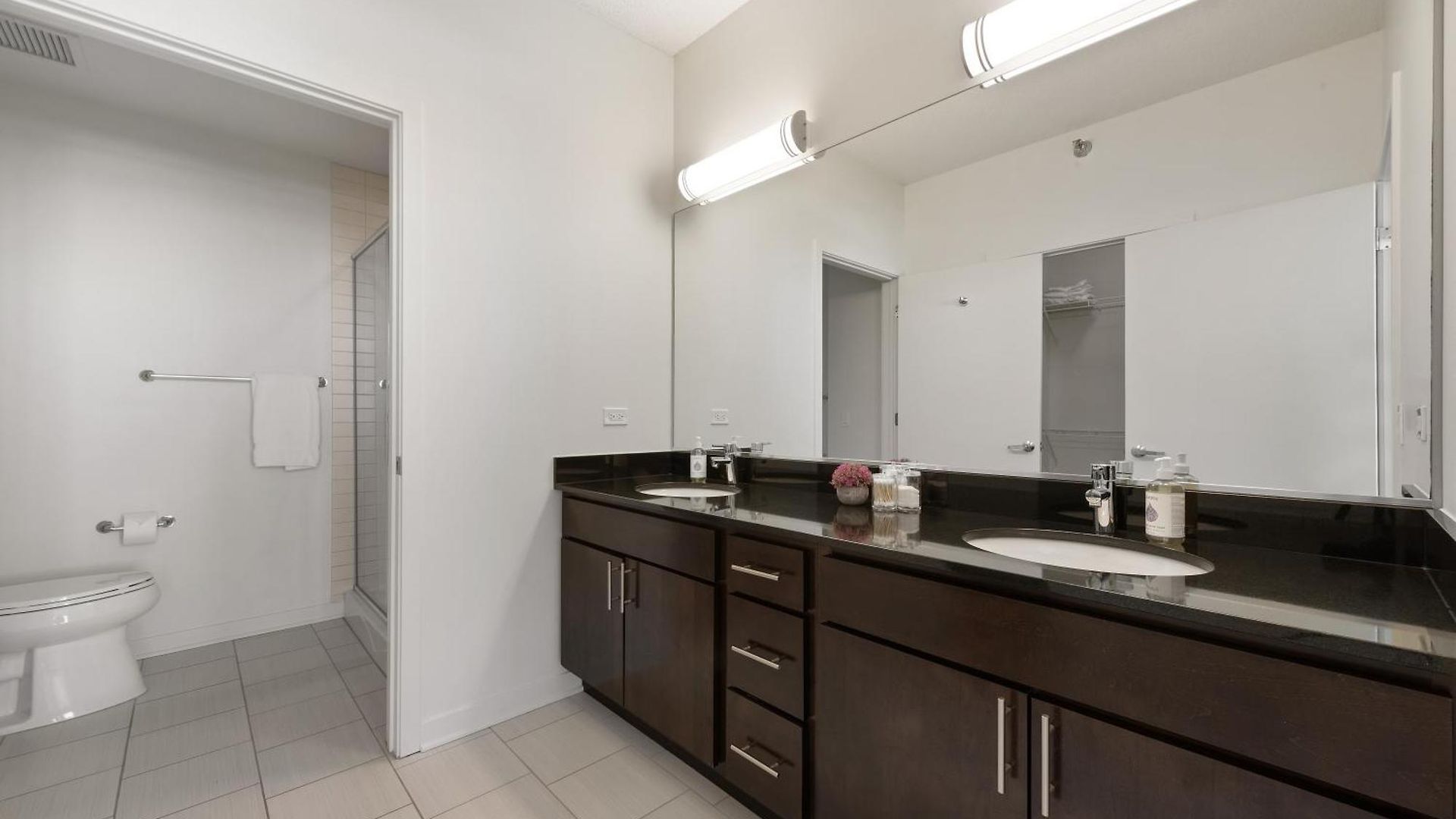 K2 Sky High With Stunning Views In West Loop Apartment