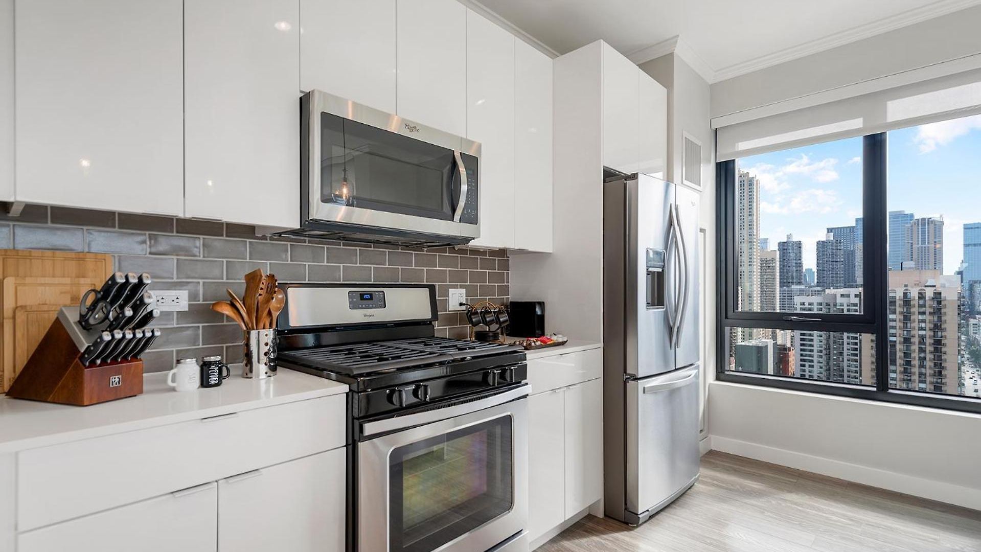 Aurelien Spacious In The Heart Of Gold Coast Apartment Chicago
