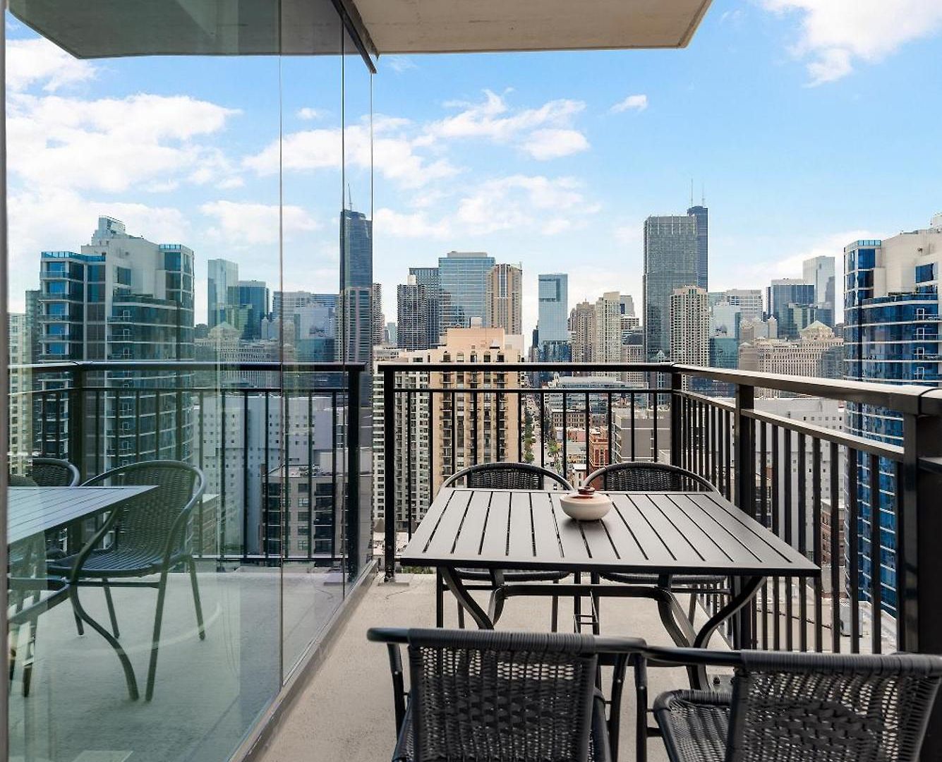Aurelien Spacious In The Heart Of Gold Coast * Chicago