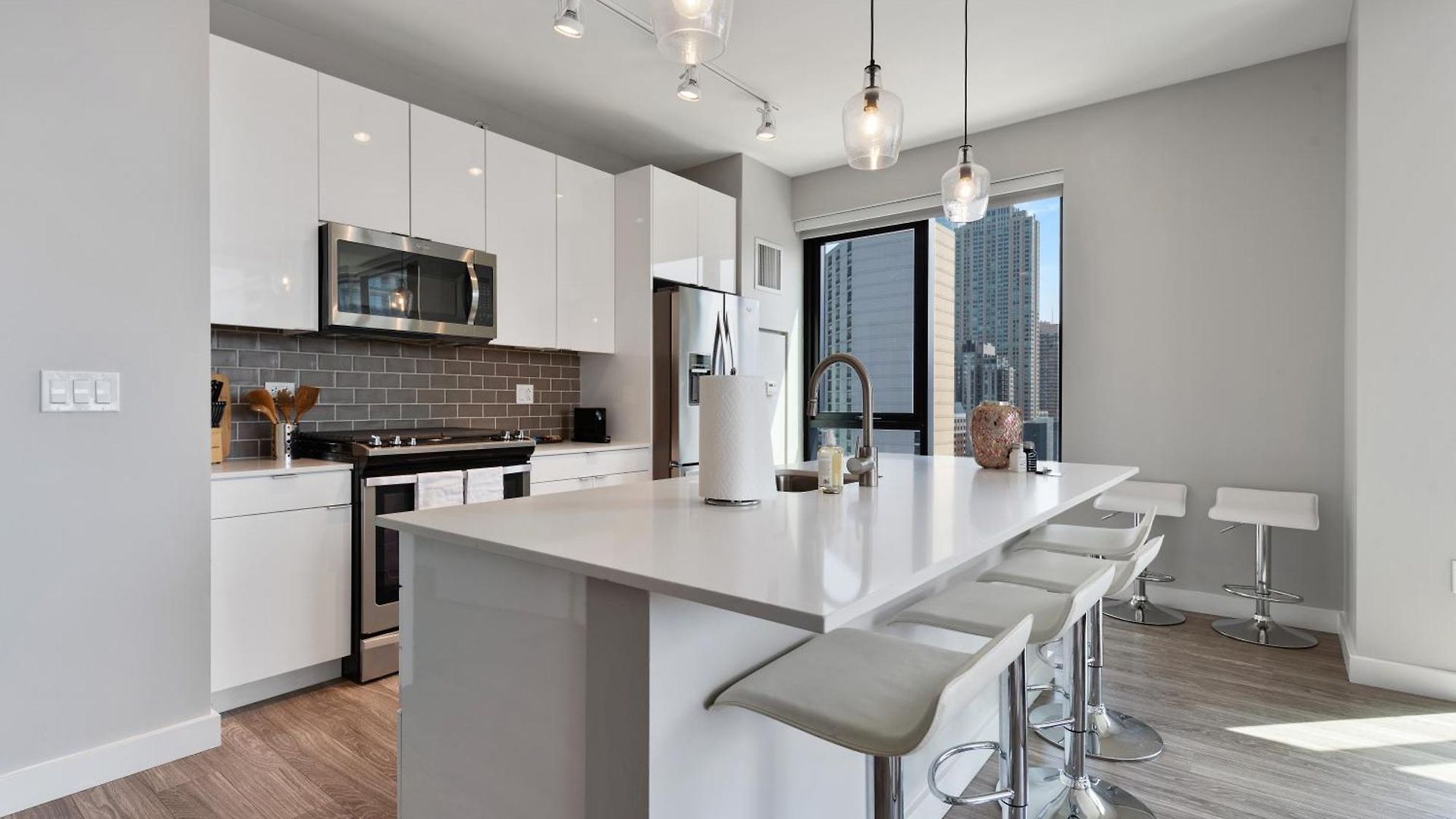 Aurelien Spacious In The Heart Of Gold Coast Apartment Chicago