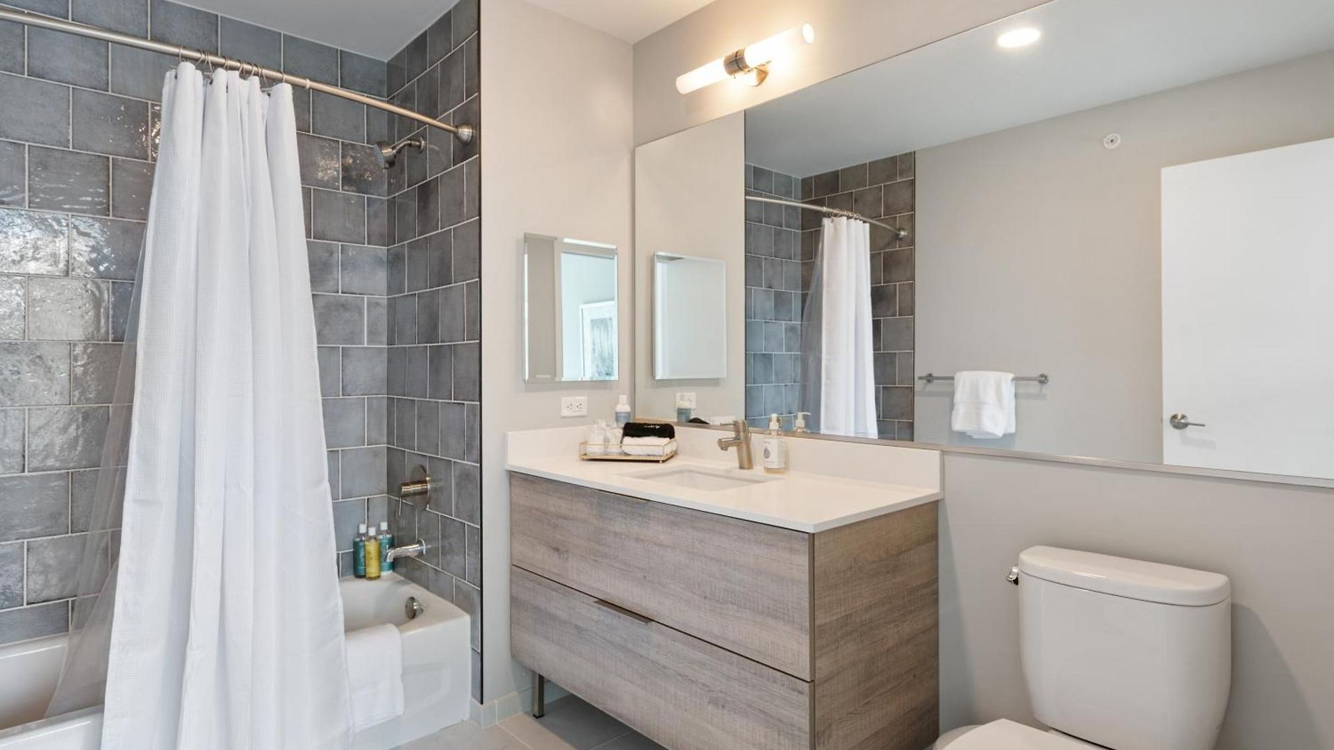 Apartment Aurelien Spacious In The Heart Of Gold Coast *