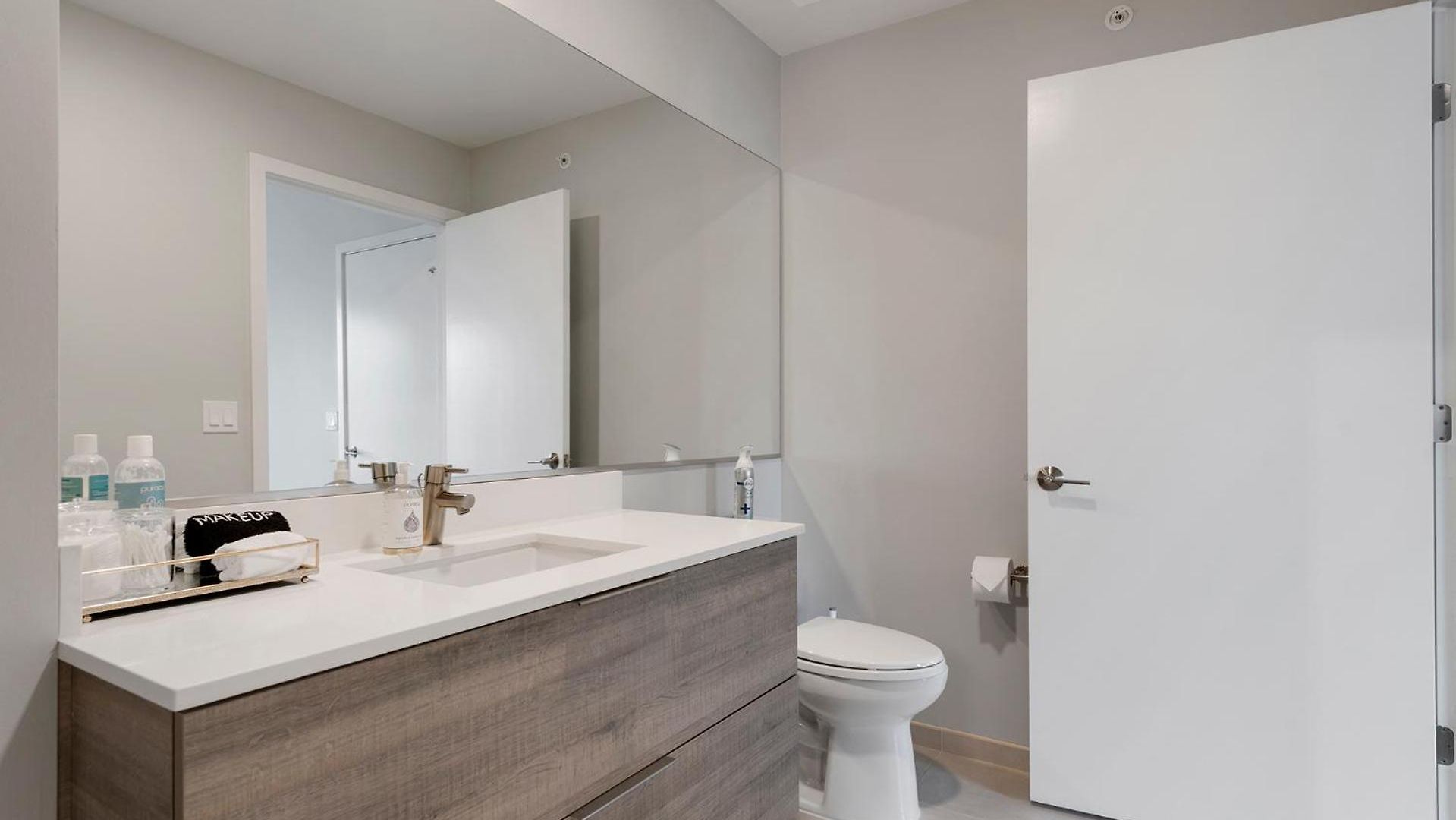 Aurelien Spacious In The Heart Of Gold Coast * Chicago