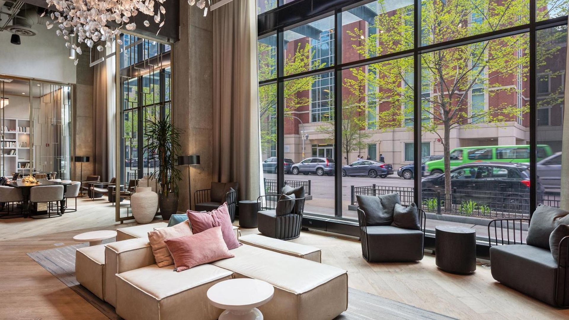 Aurelien Spacious In The Heart Of Gold Coast Apartment
