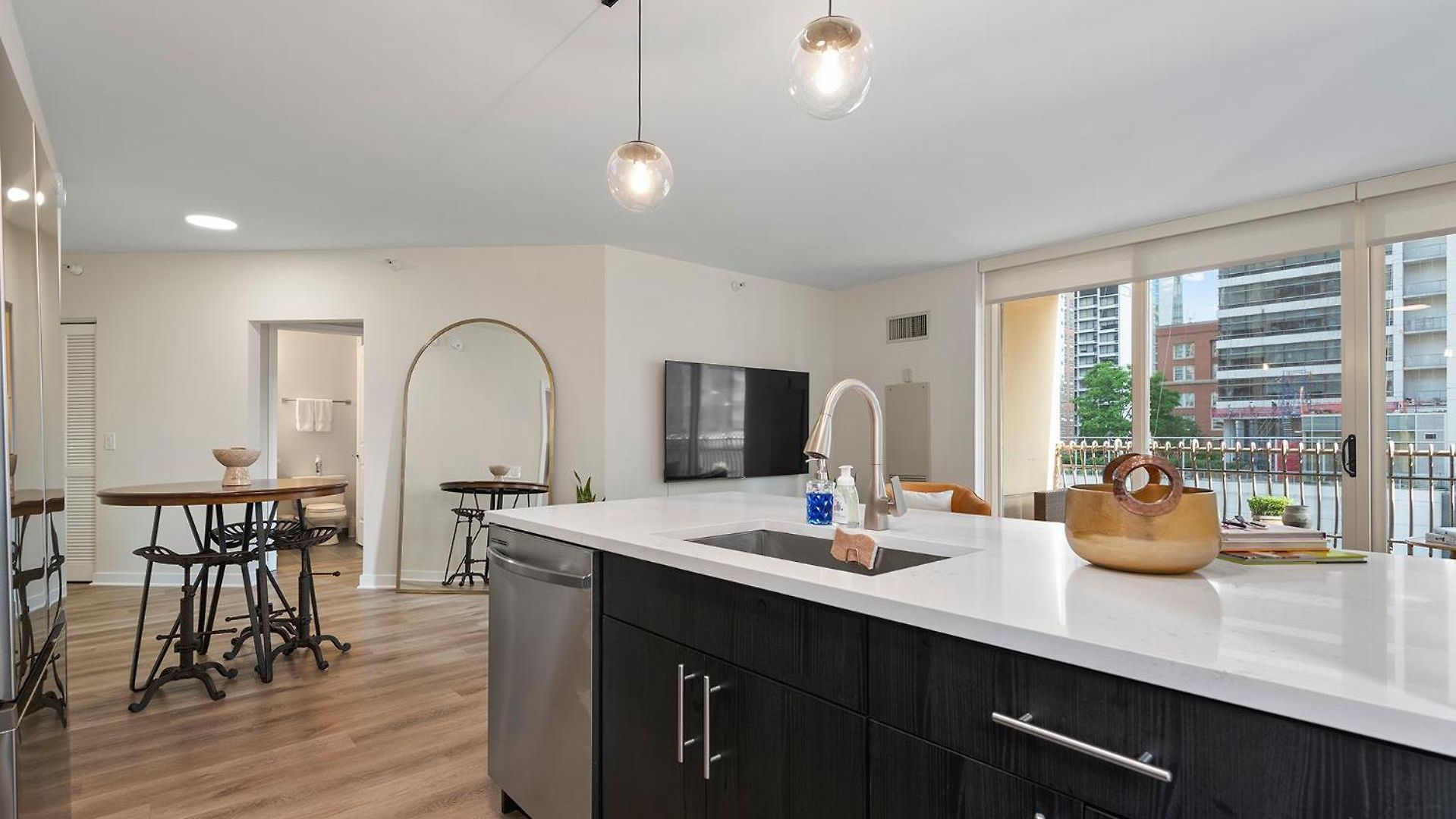 Apartment The Bernardin Gold Coast Luxury Near Magnificent Mile Chicago