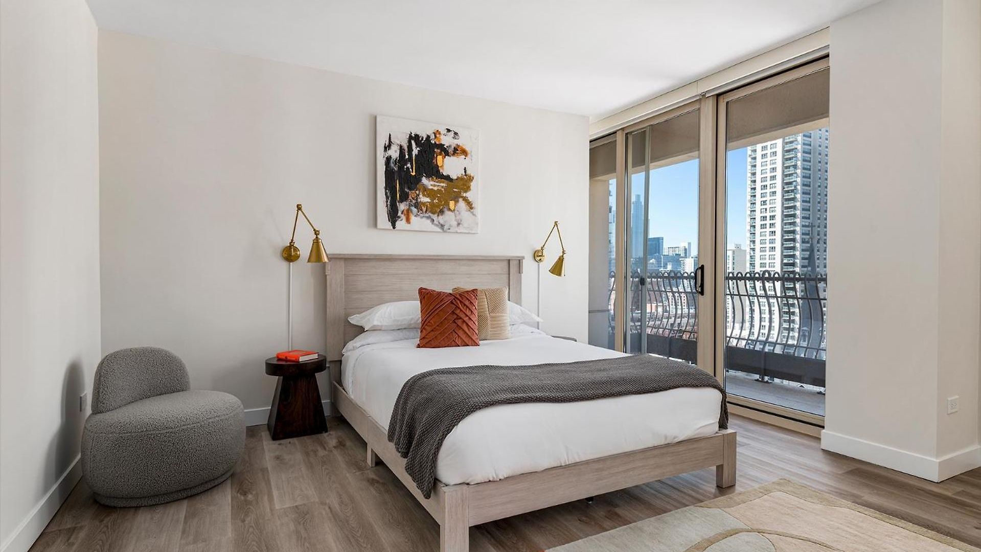 The Bernardin Gold Coast Luxury Near Magnificent Mile