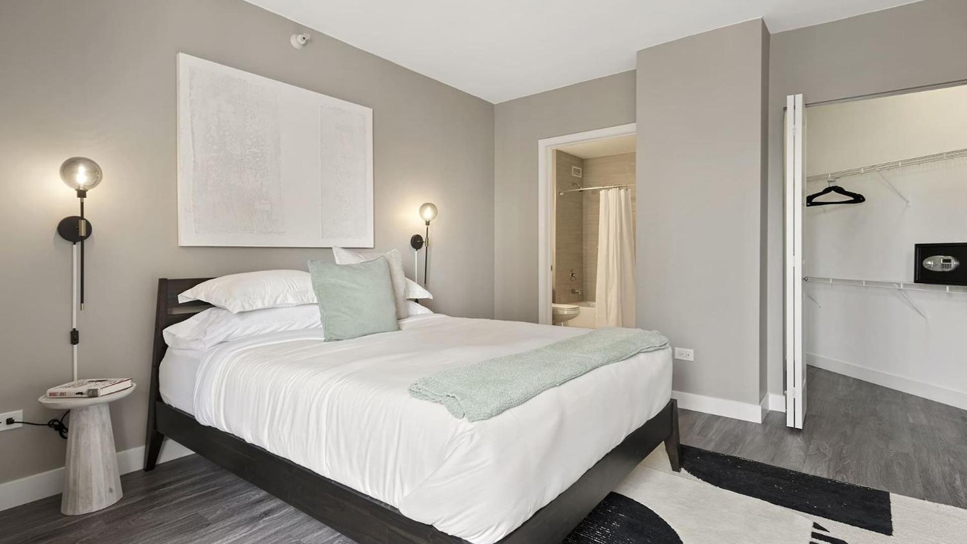 The Bernardin Gold Coast Luxury Near Magnificent Mile Apartment Chicago