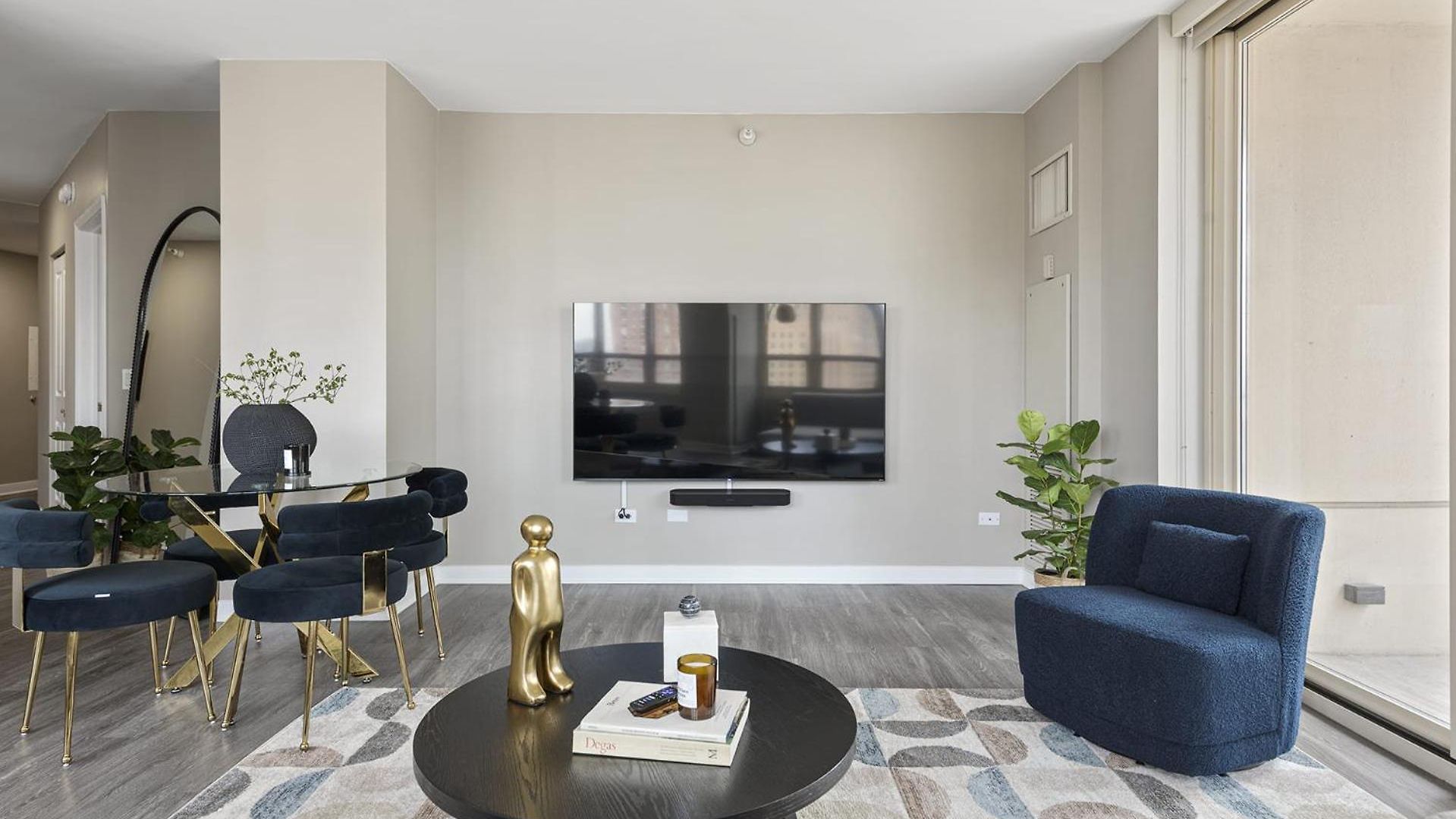 The Bernardin Gold Coast Luxury Near Magnificent Mile Apartment Chicago