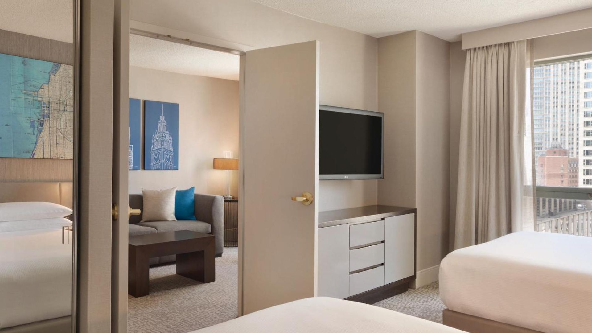 Hilton Magnificent Mile 3*