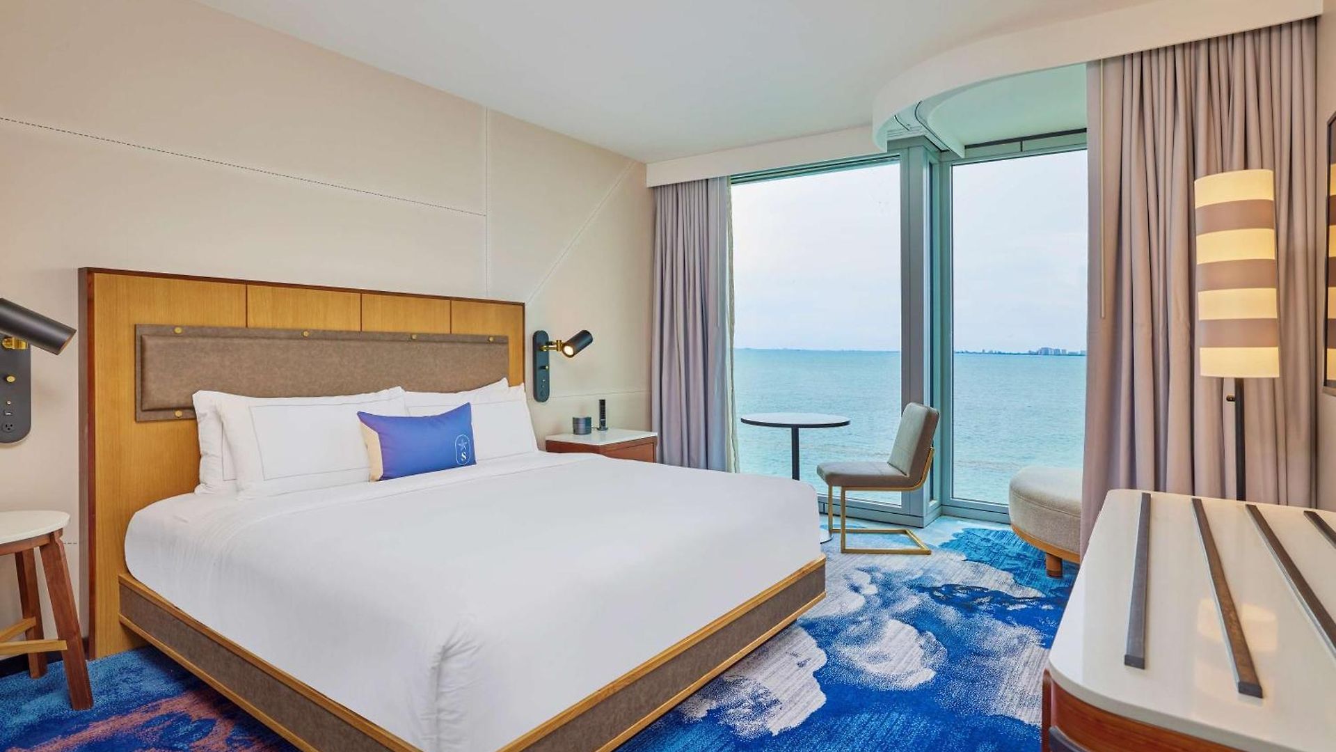 Sable At Navy Pier Chicago, Curio Collection By Hilton Hotel