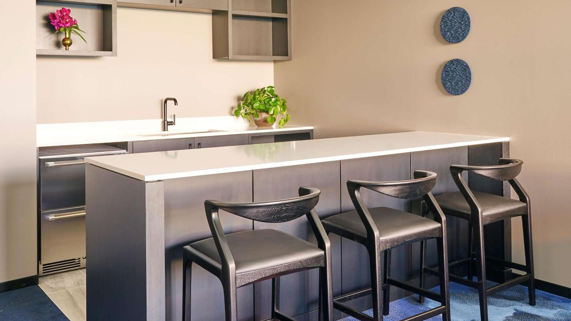 Sable At Navy Pier Chicago, Curio Collection By Hilton Hotel