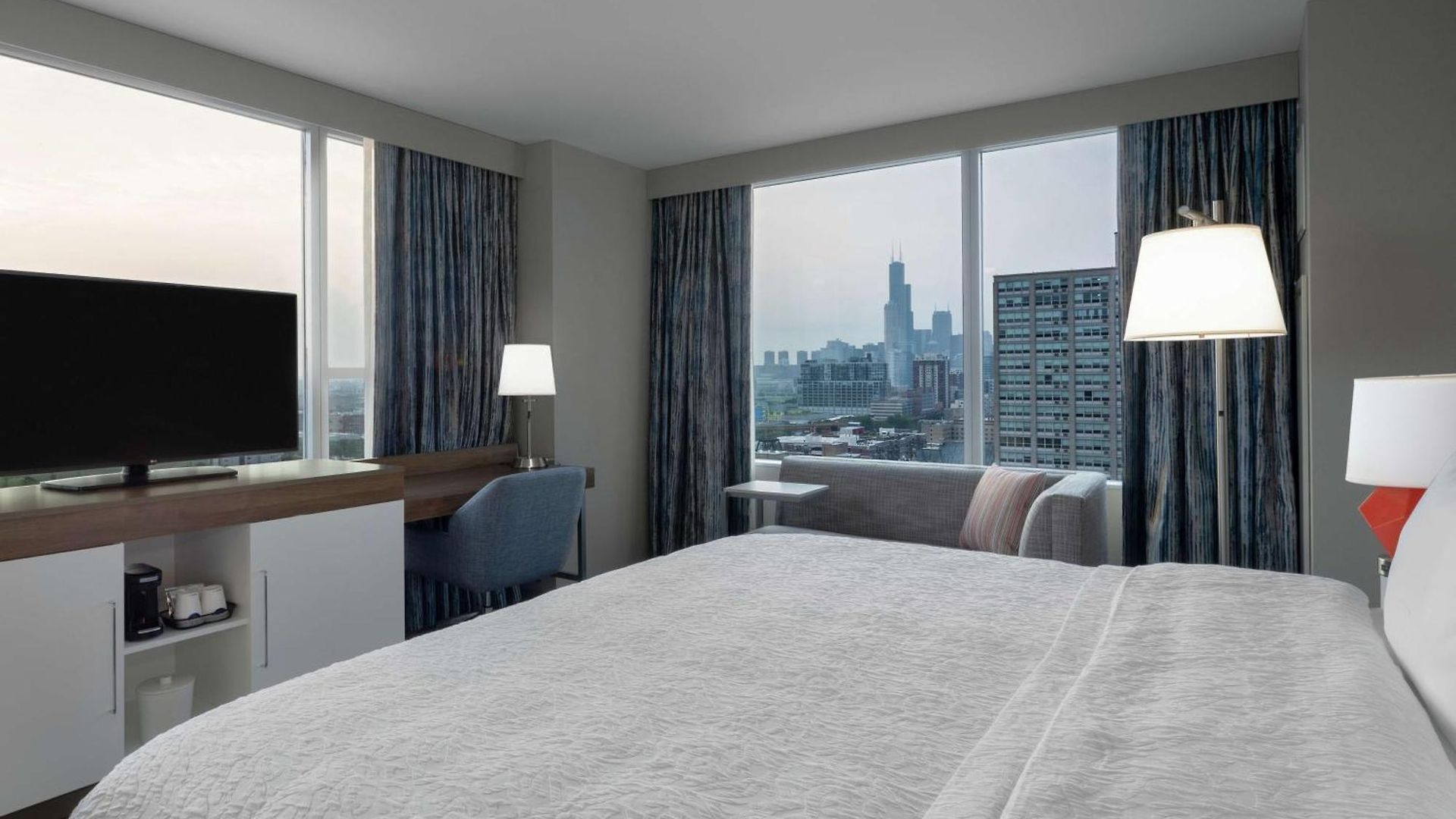 Hampton Mccormick Place 3*