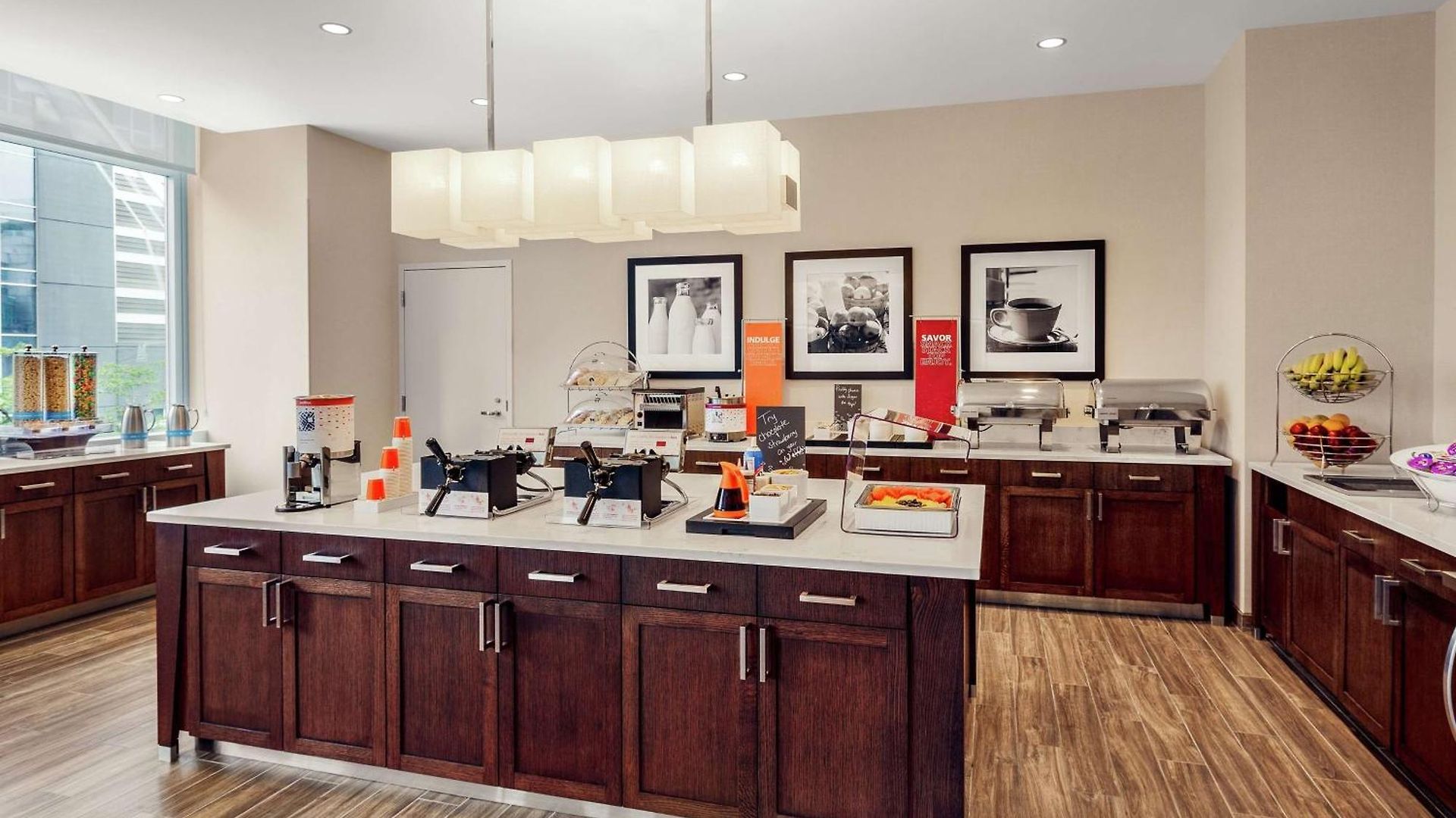 Hotel Hampton Mccormick Place 3*