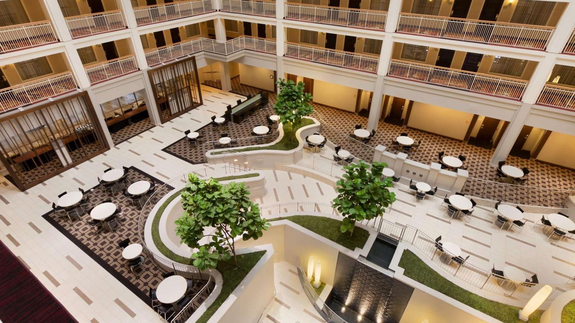Hotel Embassy - Downtown River North