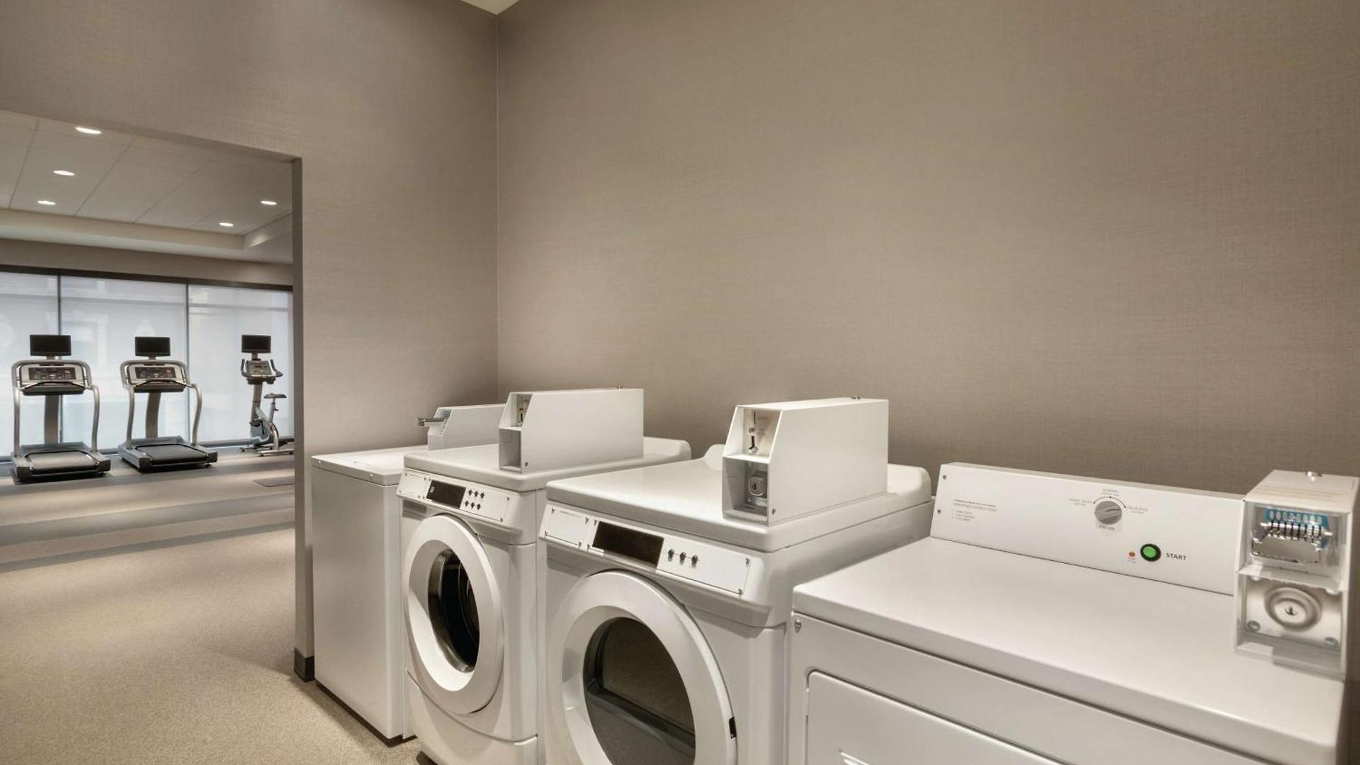 Home2 By Hilton River North Hotel 3*